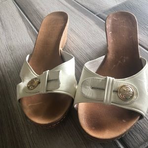 Coach patent leather off white/gold clogs-size 7.5